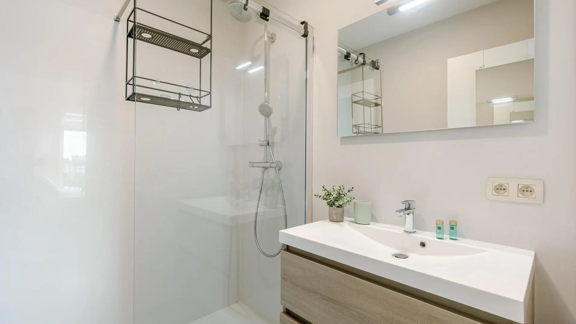 Huswell - Modern Apartment In A Central Location In Антверпен